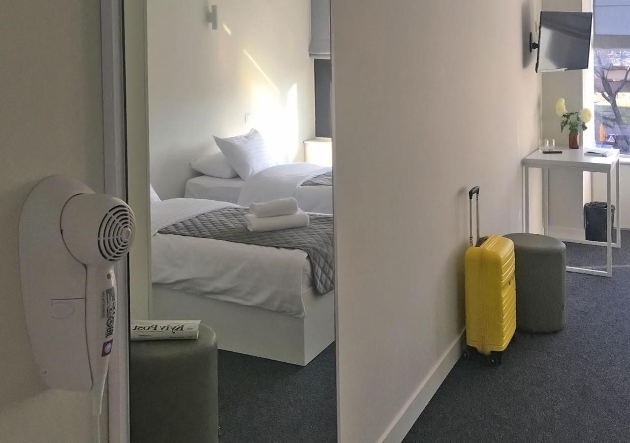 Kyivpasservis Hotel Kültér fotó
