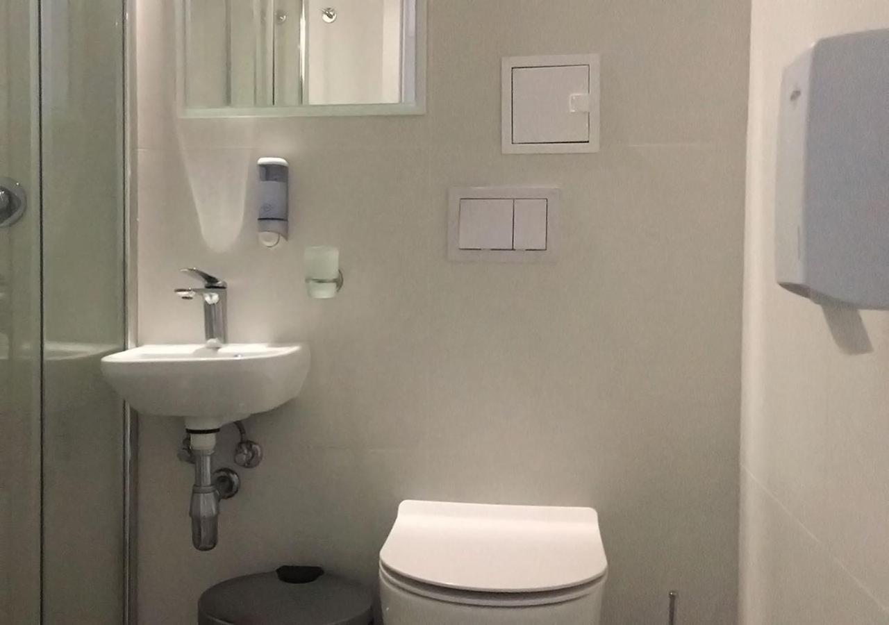 Kyivpasservis Hotel Kültér fotó