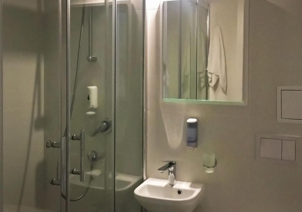 Kyivpasservis Hotel Kültér fotó